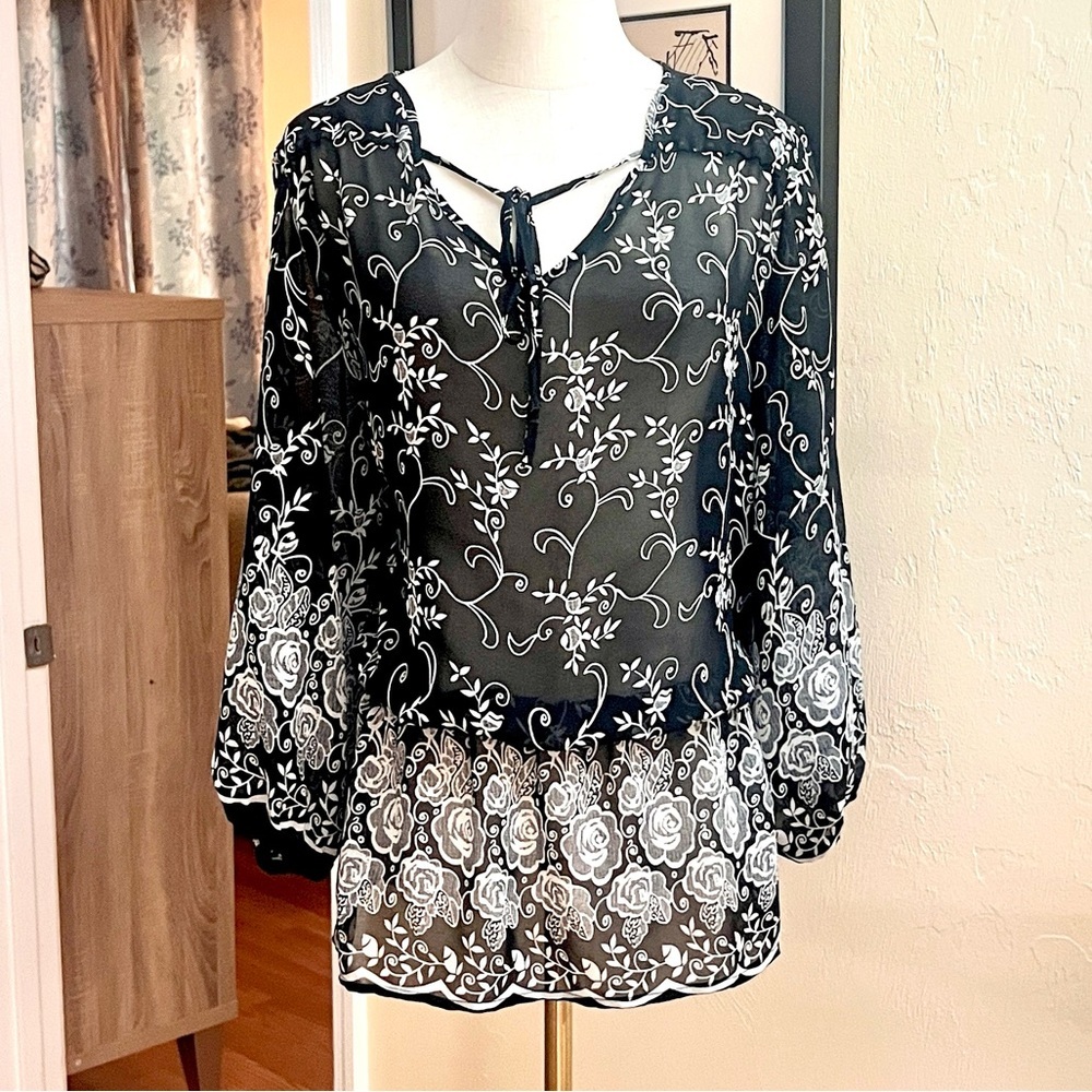 VTG,Roper, Black/White Floral,Semi-Sheer Blouse,Tie-Neck,Elastic-Waist,Size L